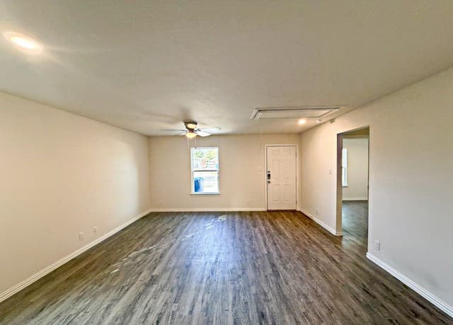 3-bedroom rental at 2718 Bermuda in San Antonio, TX — photo 3