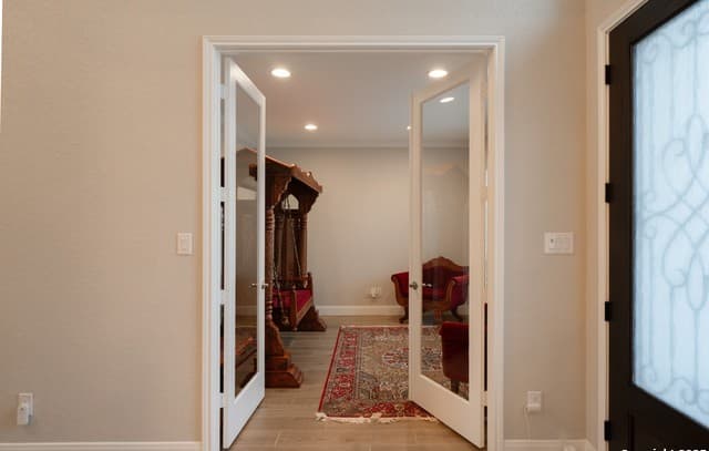 5-bedroom rental at 1729 Crystal Bridges in San Antonio, TX — photo 5