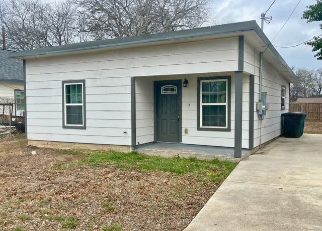 2-bedroom rental at 455 Lincolnshire Dr in San Antonio, TX — photo 2