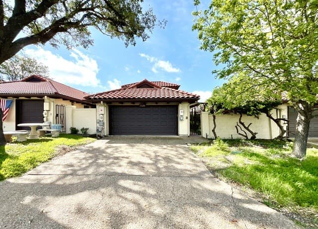 2-bedroom rental at 7326 Putter in San Antonio, TX — photo 2