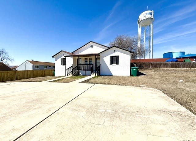 3-bedroom rental at 509 Meadow Forge Unit A in Converse, TX — photo 2