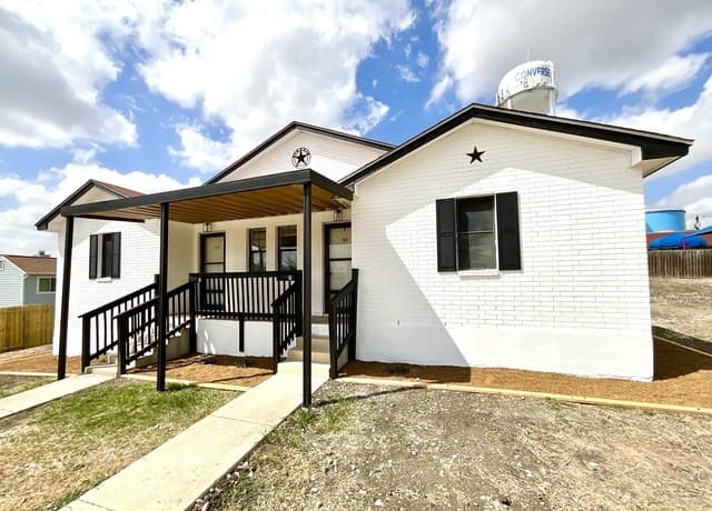 3-bedroom rental at 509 Meadow Forge Unit B in Converse, TX — photo 4