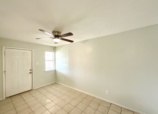 3-bedroom rental at 509 Meadow Forge Unit B in Converse, TX — photo 5