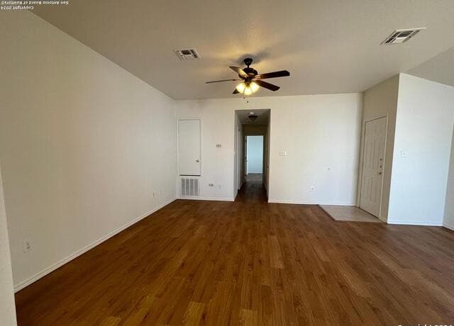 2-bedroom rental at 3838 Maverick Creek Rd in San Antonio, TX — photo 3