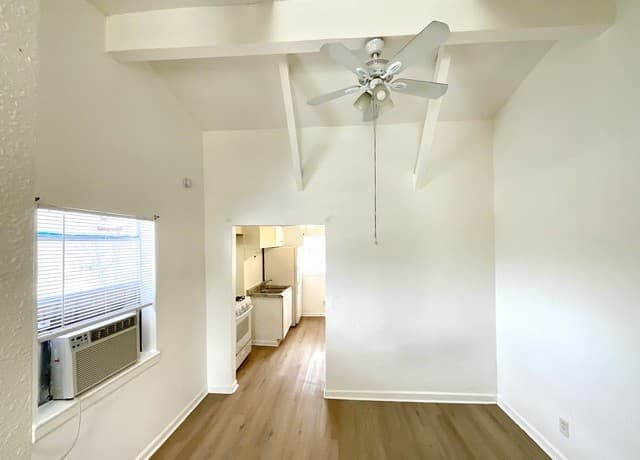 1-bedroom rental at 602 Lovett Unit 5 in San Antonio, TX — photo 5