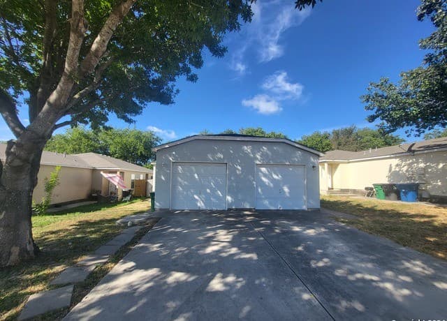 2-bedroom rental at 3848 Maverick Creek Rd in San Antonio TX