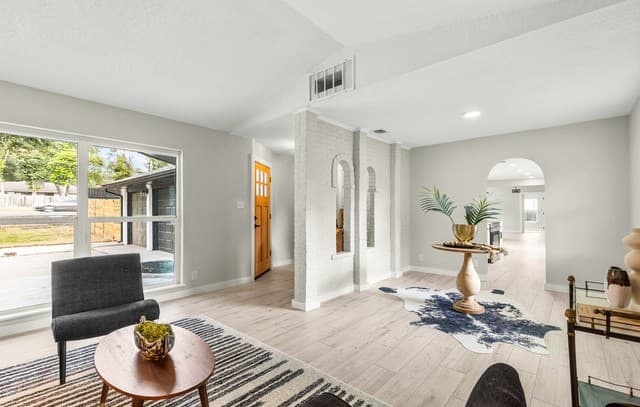 4-bedroom rental at 10322 Tioga in San Antonio, TX — photo 4