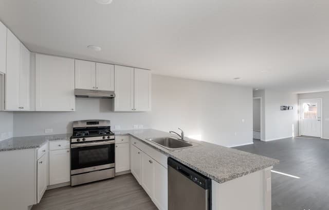 4-bedroom rental at 7214 Lavaca Bluff in San Antonio, TX — photo 4