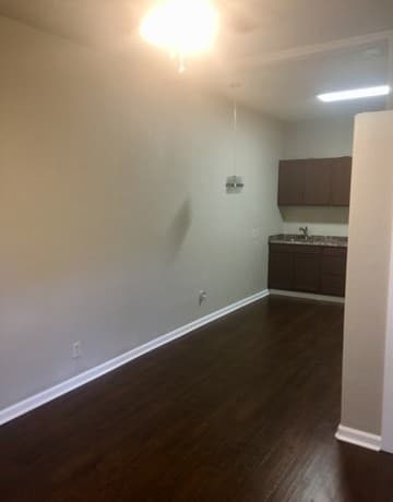 1-bedroom rental at 2011 S San Jacinto St. in San Antonio, TX — photo 3