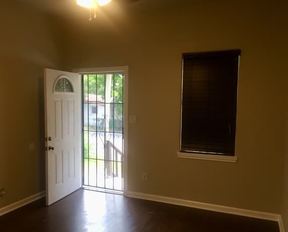 1-bedroom rental at 2011 S San Jacinto St. in San Antonio, TX — photo 4