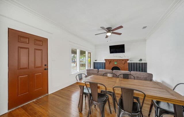 3-bedroom rental at 636 Rigsby in San Antonio, TX — photo 5