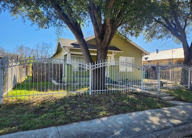 4-bedroom rental at 304 Terrell in San Antonio TX