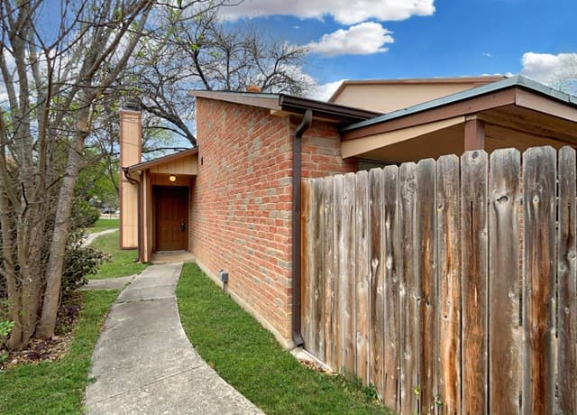 2-bedroom rental at 12001 Maplerock Court in San Antonio TX