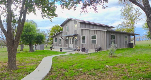 4-bedroom rental at 234 Mill Dam in Comfort, TX — photo 3