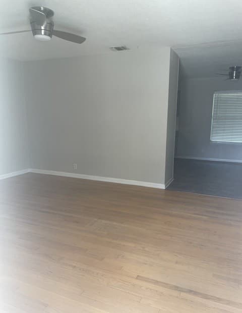 3-bedroom rental at 4207 Waikiki in San Antonio, TX — photo 2