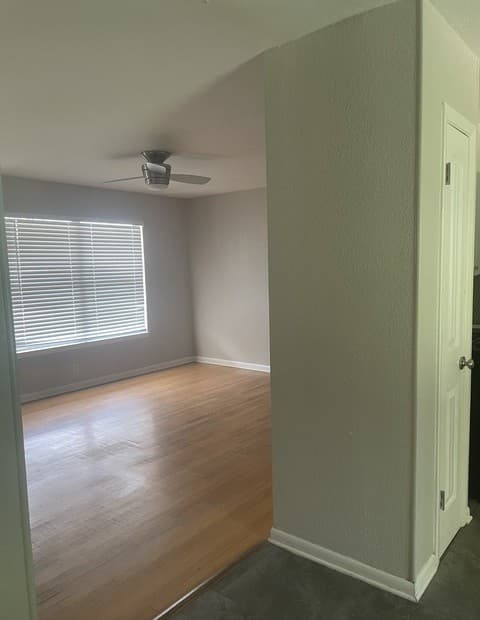 3-bedroom rental at 4207 Waikiki in San Antonio, TX — photo 3