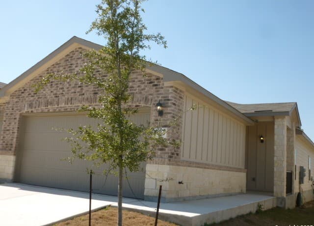 3-bedroom rental at 5423 Devils Gate in Converse, TX — photo 2