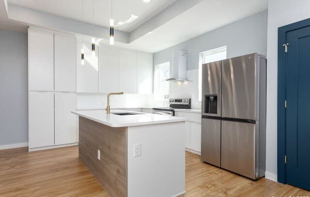3-bedroom rental at 510 S Mesquite Unit 101 in San Antonio, TX — photo 5