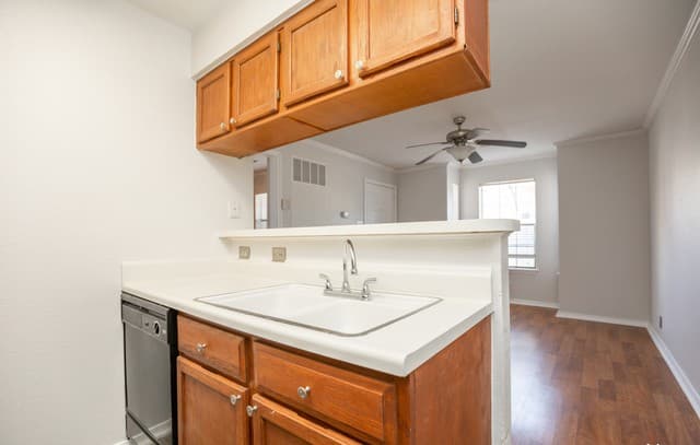1-bedroom rental at 11610 Vance Jackson Unit 1095 in San Antonio, TX — photo 3