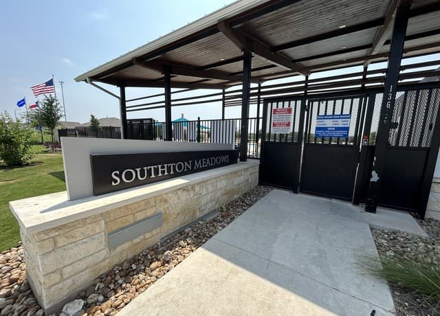 3-bedroom rental at 4206 Osmosis Drive in San Antonio, TX — photo 2