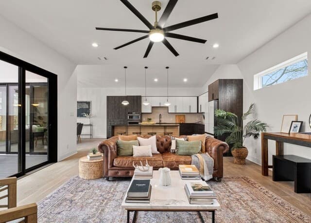 3-bedroom rental at 242 Cassiano in San Antonio, TX — photo 4