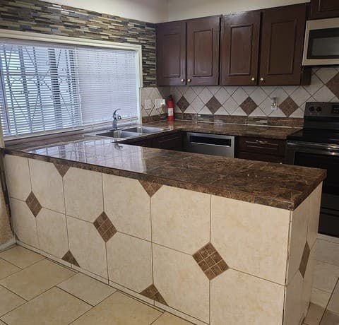 2-bedroom rental at 6602 Spring Manor in San Antonio, TX — photo 4