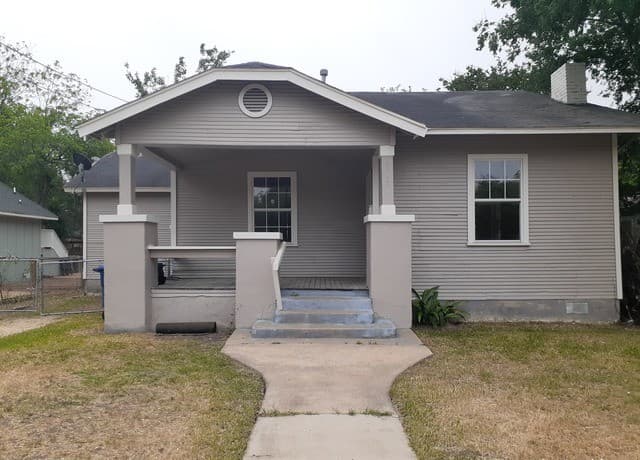 3-bedroom rental at 116 W Young in San Antonio TX