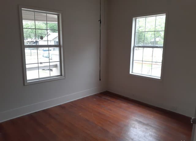 3-bedroom rental at 116 W Young in San Antonio, TX — photo 4