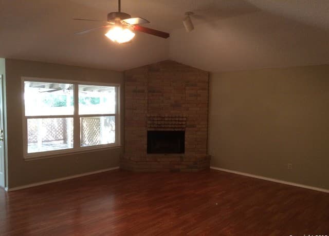 3-bedroom rental at 2601 Cedar Ln in Schertz, TX — photo 2