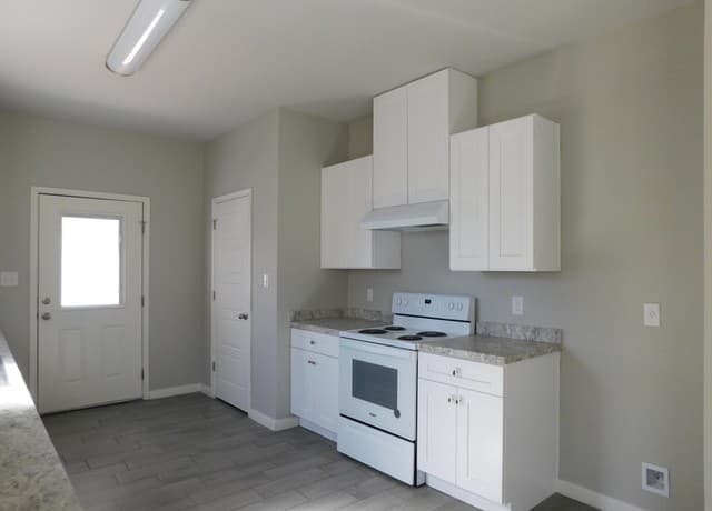 3-bedroom rental at 2954 Weir Ave in San Antonio, TX — photo 5