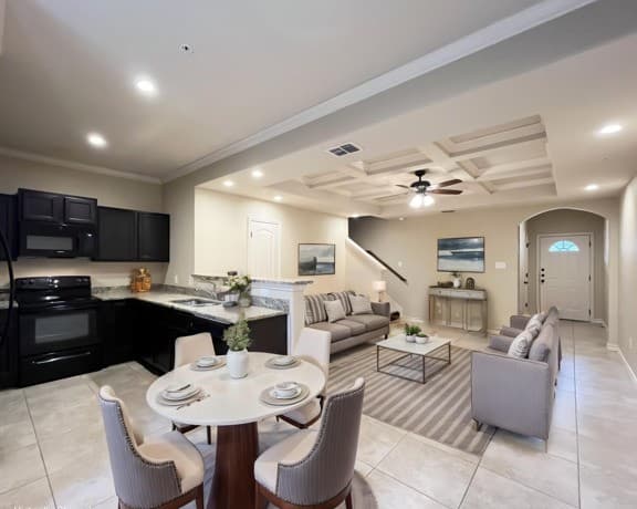3-bedroom rental at 6606 Arancione Ave Unit 102 in San Antonio, TX — photo 3