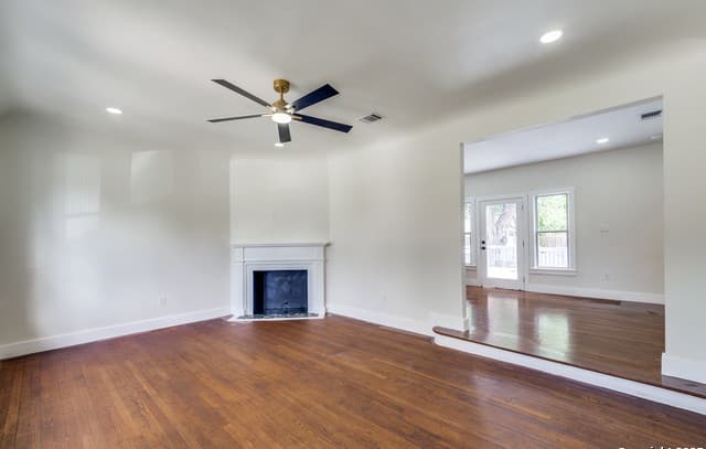 2-bedroom rental at 2007 W Mistletoe Ave in San Antonio TX