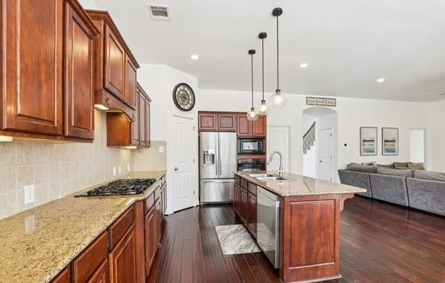 5-bedroom rental at 21706 Miranda Hill in San Antonio, TX — photo 5
