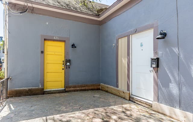 1-bedroom rental at 426 Woodlawn Unit 1 in San Antonio, TX — photo 2