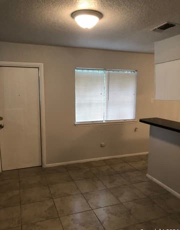3-bedroom rental at 5619 Brookhill in San Antonio, TX — photo 5