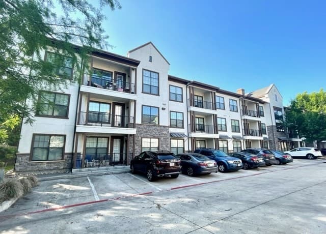 2-bedroom rental at 7342 Oak Manor Unit 4201 in San Antonio, TX — photo 2