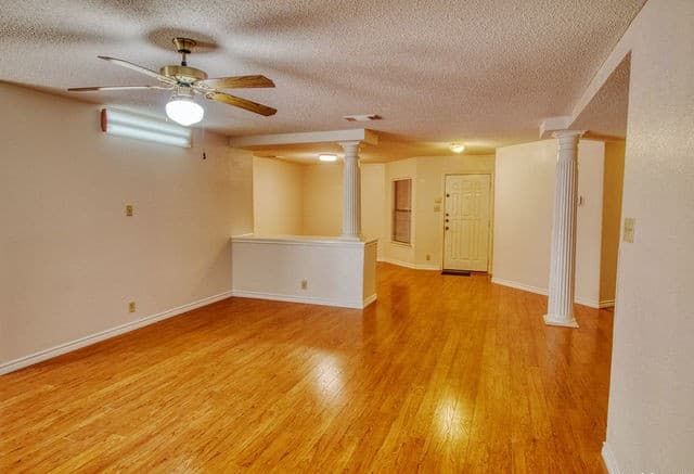 3-bedroom rental at 13911 Edge Point Dr in San Antonio, TX — photo 4