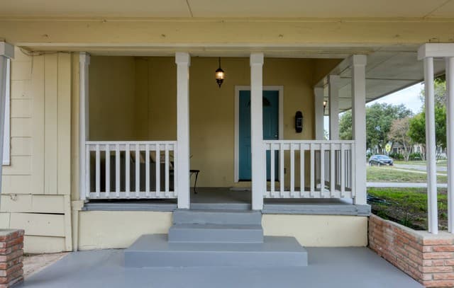 3-bedroom rental at 1932 W Huisache in San Antonio, TX — photo 4
