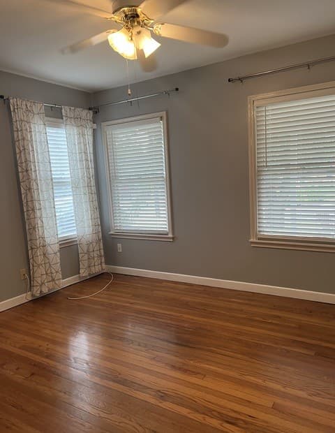 2-bedroom rental at 210 Meadowlane in San Antonio, TX — photo 4