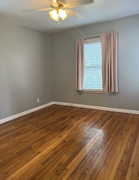 2-bedroom rental at 210 Meadowlane in San Antonio, TX — photo 5
