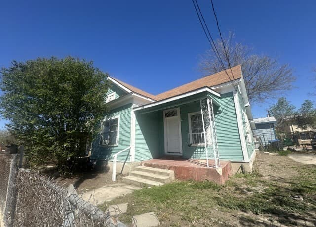 2-bedroom rental at 1209 El Paso St in San Antonio TX