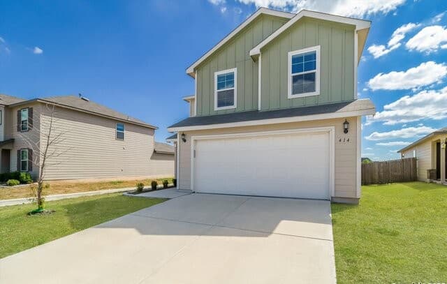 3-bedroom rental at 414 Retama Pass in San Antonio, TX — photo 2
