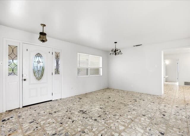 3-bedroom rental at 134 Robinhood in Kenedy, TX — photo 3