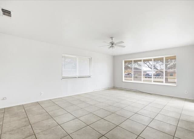 3-bedroom rental at 134 Robinhood in Kenedy, TX — photo 5