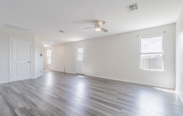 3-bedroom rental at 3814 Pickles in Converse, TX — photo 5