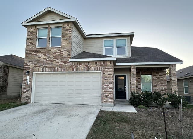 5-bedroom rental at 13942 Reservoir in San Antonio, TX — photo 2