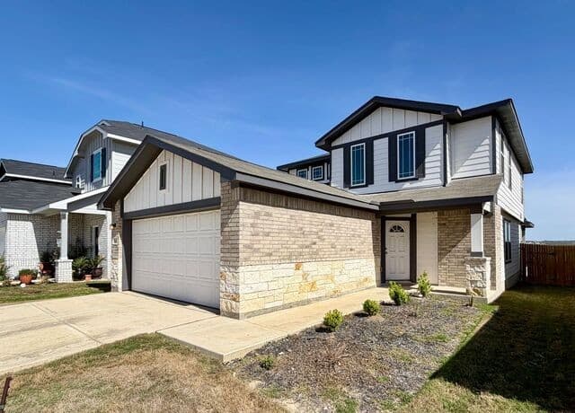 4-bedroom rental at 11151 Hollinger Cir in Converse TX