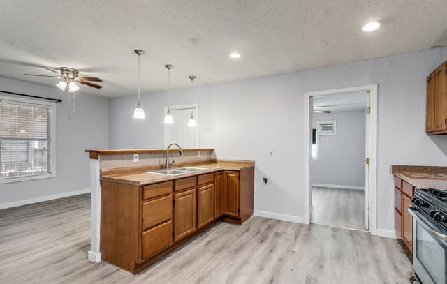3-bedroom rental at 347 W Hermine in San Antonio, TX — photo 5