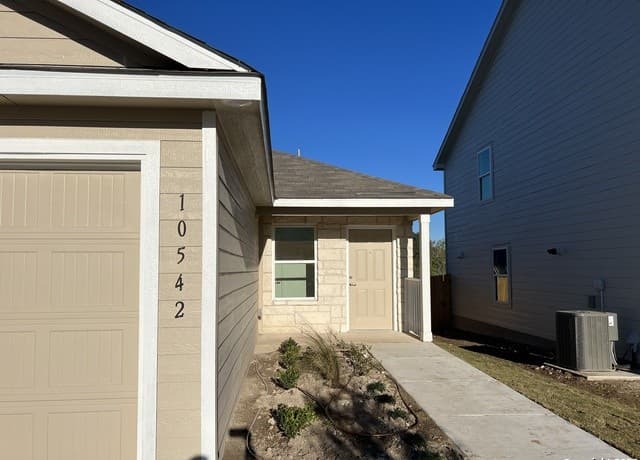 3-bedroom rental at 10542 Nye Pass in San Antonio, TX — photo 2