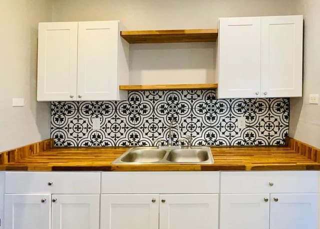 2-bedroom rental at 2907 N Elmendorf Unit 2911 in San Antonio, TX — photo 2